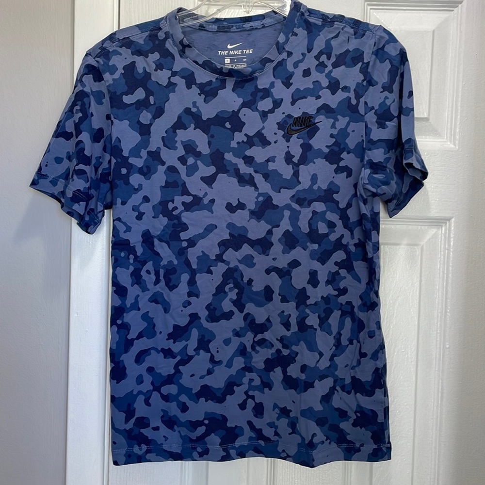 Nike T-shirt